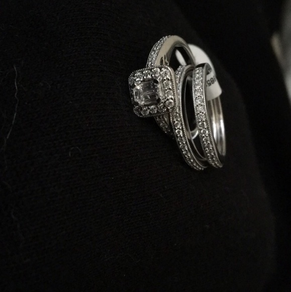 Ring - Picture 2 of 2